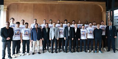 BAŞKAN TOPTAŞ, EFELER LİGİ’NE YÜKSELEN ONİKİŞUBAT BELEDİYE SPOR İLE ŞAMPİYONLUK YEMEĞİNDE BULUŞTU