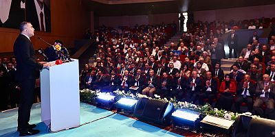 AK Parti Onikişubat 4. Olağan İlçe Kogresi’nde faaliyet sunumu yapan Onikişubat Belediye Başkanı Hanifi Toptaş