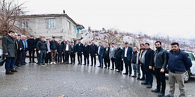 Uzak yakın fark etmeksizin Cuma namazını her hafta farklı bir mahallede eda ederek vatandaşlarla bir araya gelen Onikişubat Belediye Başkanı Hanifi Toptaş