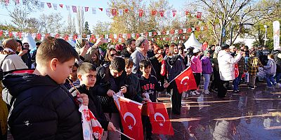 Kahramanmaraş’ın Milli Mücadelesinin simgelerinden Bayrak Olayı’nın 105. yıl dönümü dolayısıyla Büyükşehir Belediyesi tarafından KAFUM’da etkinlik gerçekleştirildi.