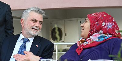 BAYRAM COŞKUSU ŞEHRİN ULU ÇINARLARIYLA PAYLAŞILDI