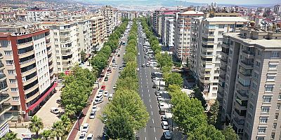 BİNEVLER CADDE YENİLEME PROJESİNDE ASFALTA GEÇİLDİ