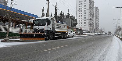 BÜYÜKŞEHİR BELEDİYESİ KAR MESAİSİNDE