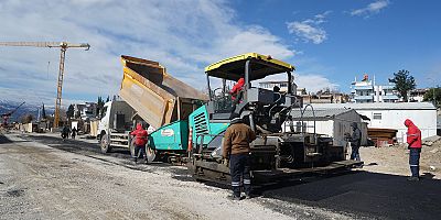 BÜYÜKŞEHİR’DEN ALİ SEZAL BULVARI’NA ASFALT