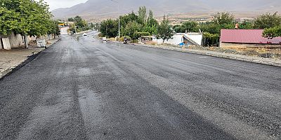 BÜYÜKŞEHİR’DEN EKİNÖZÜ’NDE ALTYAPININ ARDINDAN ASFALT MESAİSİ