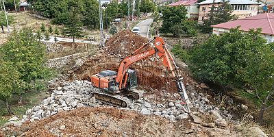 BÜYÜKŞEHİR’DEN GÖKSUN KIRSALINDA KÖPRÜ MENFEZ YATIRIMI