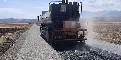 BÜYÜKŞEHİR’DEN GÖKSUN KIRSALINDA ULAŞIMI İYİLEŞTİREN YOL ÇALIŞMASI
