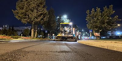 BÜYÜKŞEHİR’DEN YENİ HAFTADA 3 İLÇE 20 NOKTADA ASFALT MESAİSİ