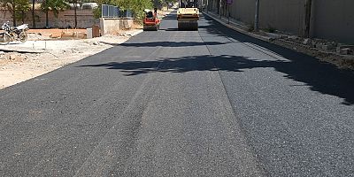 BÜYÜKŞEHİR, DULKADİROĞLU BAHÇELİEVLER’DE ASFALT MESAİSİNE BAŞLADI