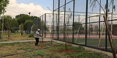 BÜYÜKŞEHİR, ELBİSTAN’DAKİ MİLLET BAHÇESİNİ YENİLİYOR