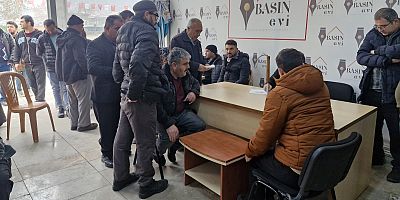Kahramanmaraş Büyükşehir Belediyesi ve İŞKUR iş birliğiyle özel gereksinimli vatandaşlara yönelik hayata geçirilen istihdam günlerinde bu hafta 150 kişi işveren firmalarla bir araya gelerek iş fırsatl