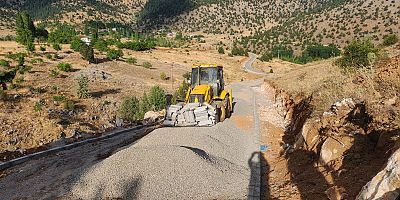 BÜYÜKŞEHİR, GÖKSUN KIRSALINDA ULAŞIM YATIRIMLARINI SÜRDÜRÜYOR