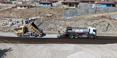 BÜYÜKŞEHİR, GÖKSUN KIRSALINDAKİ 5 KİLOMETRELİK YOLU YENİLİYOR