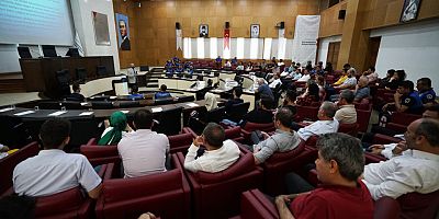 Büyükşehir Belediyesi ve Türkiye Belediyeler Birliği iş birliğiyle gerçekleştirilen program kapsamında personellere; etkili ve doğru iletişim