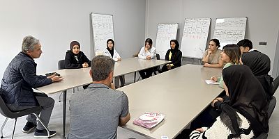 BÜYÜKŞEHİR’İN GENÇLİK MERKEZİNDE HEM DERS ÇALIŞMA HEM SOSYALLEŞME İMKÂNI