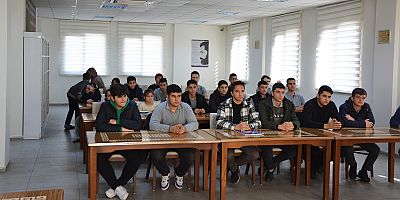 Büyükşehir Belediyesinin Kütüphane Söyleşileri’nde şehrin usta kalemleri edebiyatseverlerle bir araya gelmeye devam ediyor. Ay boyunca devam edecek söyleşilere tüm edebiyatseverler davet edildi.