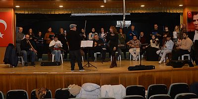 BÜYÜKŞEHİR’İN TÜRK SANAT MÜZİĞİ KOROSU, DİNLEYİCİ KARŞISINA ÇIKMAYA HAZIRLANIYOR