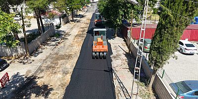 BÜYÜKŞEHİR PAZARCIK’TA SICAK ASFALT SEFERBERLİĞİNE İSTASYON CADDESİ İLE BAŞLADI