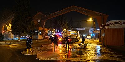 BÜYÜKŞEHİR TEMİZLİK SEFERBERLİĞİNİ KÜÇÜK SANAYİ SİTESİ’NDE SÜRDÜRDÜ