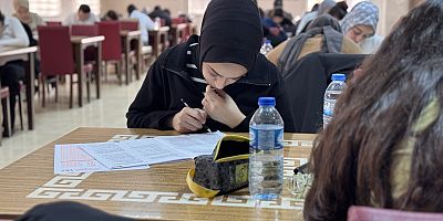 Üniversiteye hazırlanan öğrencilere destek olmak amacıyla Büyükşehir Belediyesi tarafından başlatılan ücretsiz deneme sınavlarının ikincisi