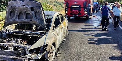 Kahramanmaraş’ın Çağlayancerit ilçesinde seyir halinde iken alev alan otomobil kullanılamaz hale geldi.