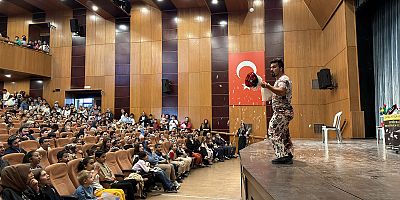 ÇOCUKLAR BÜYÜKŞEHİR’İN GÖSTERİSİYLE EĞLENCE DOLU BİR GÜN GEÇİRDİ