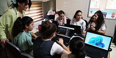 ÇOCUKLAR BÜYÜKŞEHİR’İN KODLAMA VE YAPAY ZEKÂ ATÖLYESİNDE