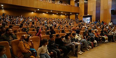 ÇOCUKLAR, ŞİRİNLER’LE MASAL DÜNYASINDA KEYİFLİ BİR YOLCULUĞA ÇIKTI
