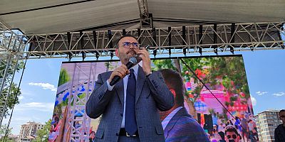 CUMHURBAŞKANI ERDOĞAN, KAHRAMANMARAŞ’TA ÇOCUKLARIN SEVİNCİNE ORTAK OLDU