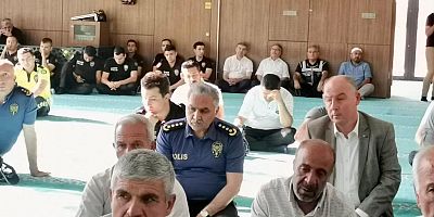 DEPREMDE HAYATINI KAYBEDEN POLİSLER VE  VATANDAŞLAR İÇİN MEVLİT OKUTULDU