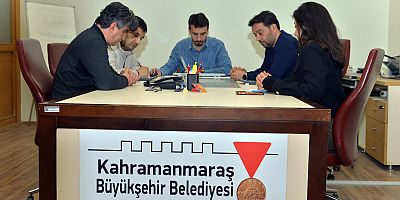 DEPREMDE YIKILAN DOSTLAR CAMİİ, YENİDEN AYAĞA KALKIYOR