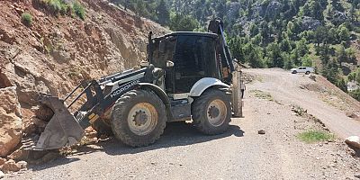 DULKADİROĞLU BELEDİYESİ ÇALIŞIYOR, YOLLAR KONFORLU HALE GELİYOR
