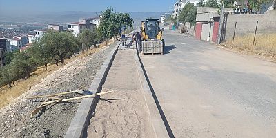 DULKADİROĞLU BELEDİYESİ’NDEN BALLICA MAHALLESİ’NE KALDIRIM DÜZENLEMESİ