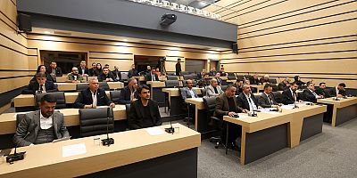 DULKADİROĞLU MECLİSİ TOPLANDI: BAŞKAN AKPINAR “HİZMET KAPASİTEMİZİ GÜÇLENDİRİYORUZ”