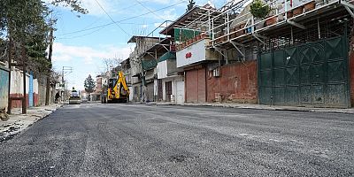 DULKADİROĞLU’NDA YOLLAR YENİLENİYOR
