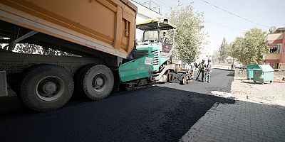 DULKADİROĞLU’NDAKİ OKUL BÖLGELERİNİN YOLLARI BÜYÜKŞEHİR İLE YENİLENİYOR