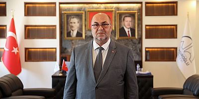 DULKADİROĞLU’NDAN DEPREM ŞEHİTLERİ ANISINA TİYATRO GÖSTERİMİ