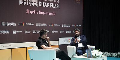 İkinci gününde de büyük bir ilgiyle devam eden 10. Uluslararası Kahramanmaraş Kitap Fuarı’nda okurlarla bir araya gelen Selahattin Yusuf ve Mehmet Cemil; dijital çağda arzu