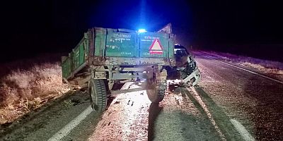 Kahramanmaraş’ın Elbistan ilçesinde otomobilin traktör römorku ile çarpışması sonucu 1 kişi yaralandı.