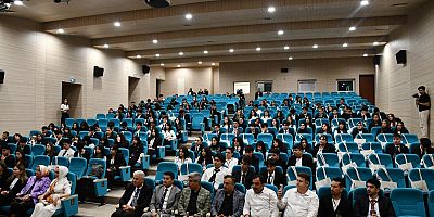 ERDEM BAYAZIT ANADOLU LİSESİ'NDEN KAHRAMANMARAŞ'TA BİR İLK: EBALMUN26 İLE GENÇLER DÜNYA SORUNLARINI MASAYA YATIRDI