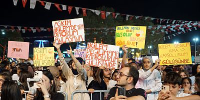 Geleneksel Ağustos Fuarı’nın 16’ncı gününde sahne alan İkilem