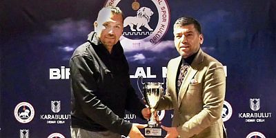 GAZETECİ MESUT TUĞRUL’A “BİR İSTİKLAL MASALI” BELGESELİ İÇİN ÖD