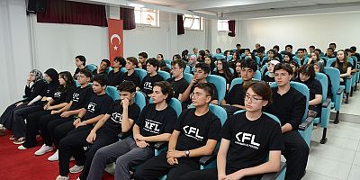 “GAZZE’DE ÖĞRENCİ OLMAK” BİLİM KAFE ETKİNLİĞİ İLE ELE ALINDI