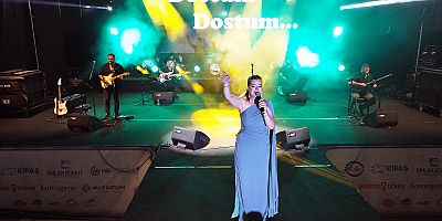 GELENEKSEL AĞUSTOS FUARI’NDA HATİCE GÖKÇELİ’DEN TÜRKÜ ZİYAFETİ