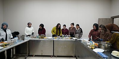 GELENEKSEL KÜLTÜRÜN LEZZETLİ HİKÂYESİ PUSULA MARAŞ’IN ATÖLYESİNDE YAZILDI