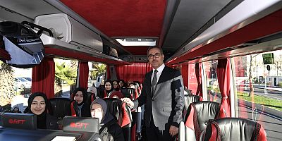 Katıldığı programda gençlere İstanbul ziyareti sözü veren Başkan Hayrettin Güngör