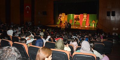 “GERİ DÖNÜŞÜM ORMANI” İLE ÇOCUKLAR HEM EĞLENDİ HEM DE ÖĞRENDİ