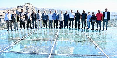 Kahramanmaraş Büyükşehir Belediye Başkanı Hayrettin Güngör; önceki dönem Tarım ve Orman Bakanı Prof. Dr. Vahit Kirişci