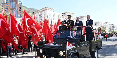 GURUR, BİRLİK VE BERABERLİK; CUMHURİYETİN 102. YILI COŞKUYLA KUTLANDI
