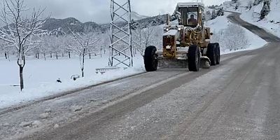 İLÇELERDE KAR TEMİZLİĞİ İÇİN KAHRAMANMARAŞ BÜYÜKŞEHİR SAHADA